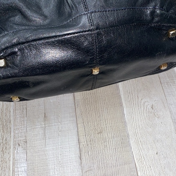 BCBGMAXAZRIA black leather bag - Picture 5 of 11